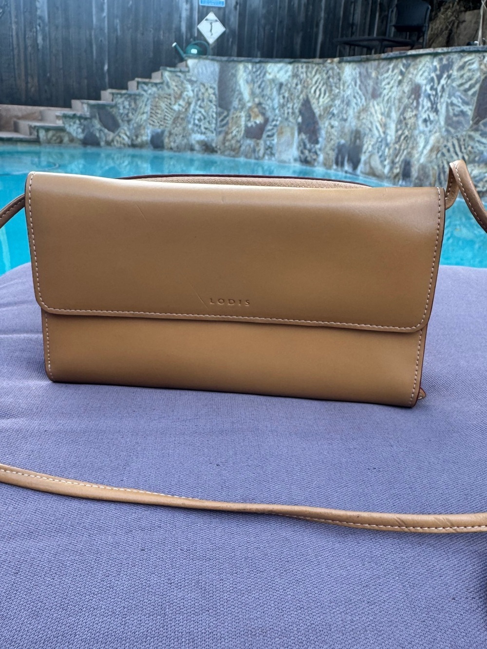 Lodis Los Angeles Tan Leather Wallet Crossbody Organizer Bag GUC